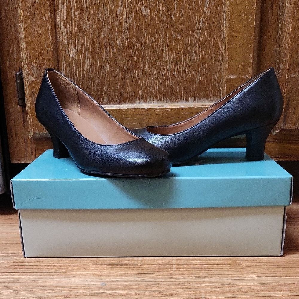 Array Classic Black Women's Heels